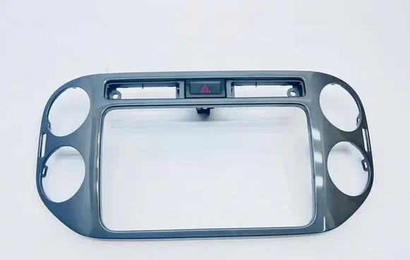Volkswagen Tiguan Radio/GPS head unit trim 5N0858069J