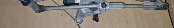 Volvo V70 Front wiper linkage and motor