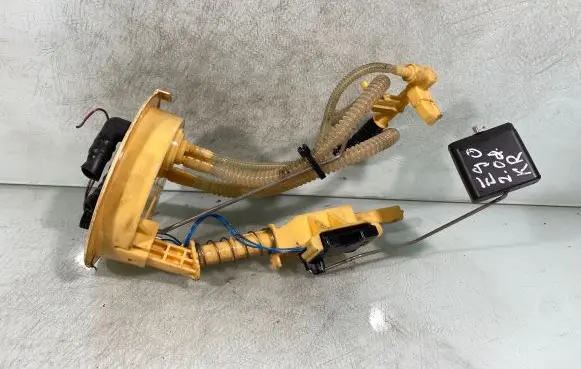 BMW 3 E90 E91 Fuel injection high pressure pump