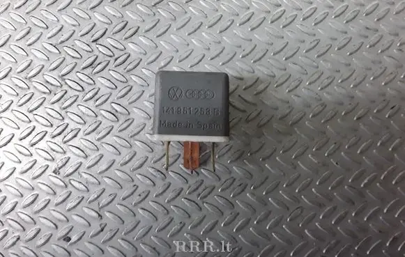 Coolant fan relay