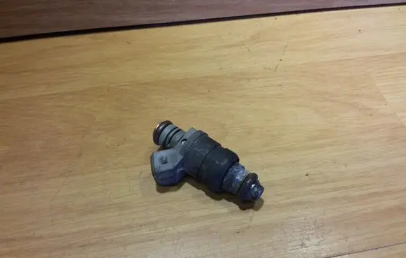 Audi A3 S3 8L Fuel injector 06A906031A