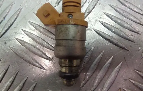 Chevrolet Spark Fuel injectors set 96620255