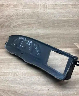 Opel Vectra C Speedometer (instrument cluster) 24422215 110008911