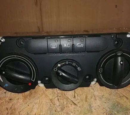 Audi A3 S3 8P Climate control unit 8P0820047