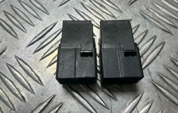 Nissan Juke I F15 Other relay 4RD00781404