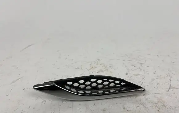 Maserati Ghibli Fender grill 670028906