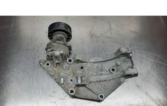 Volvo V50 Generator/alternator bracket 