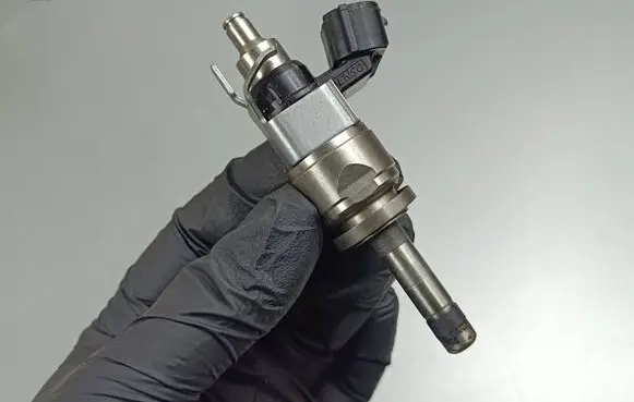 Mitsubishi Outlander IV Fuel injector 166006RA0A