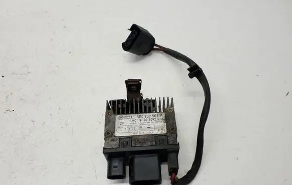 Audi A4 S4 B7 8E 8H Coolant fan relay 8E0959501P 898092000