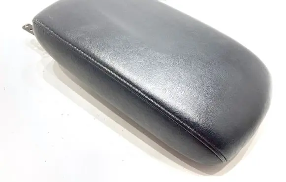 Toyota RAV 4 (XA40) Armrest 5881342030