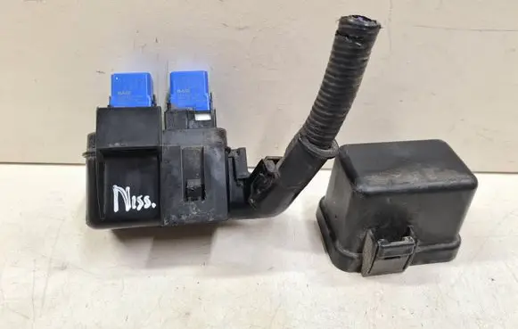 Nissan Murano Z51 Relay mounting block 2523079944 243821AH2A 7154731830