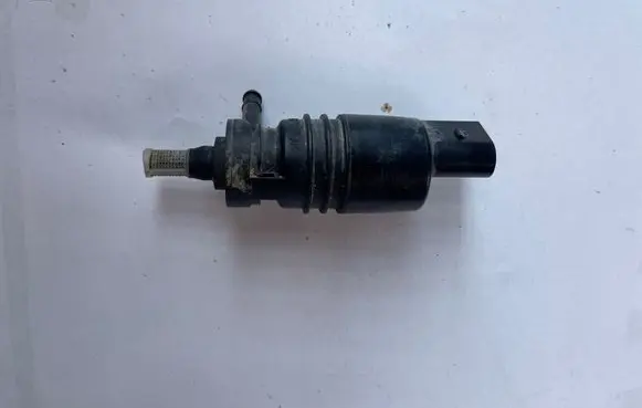 Ford Mustang VI Windscreen/windshield washer pump 8S4317664AA
