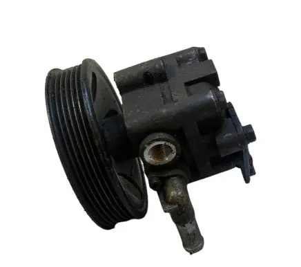 Nissan X-Trail T30 Power steering pump 8H305 65303173