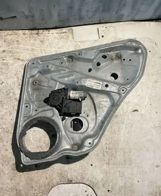 Volkswagen PASSAT B5 Rear door window regulator motor 3B9839752CA 9946502438 119885