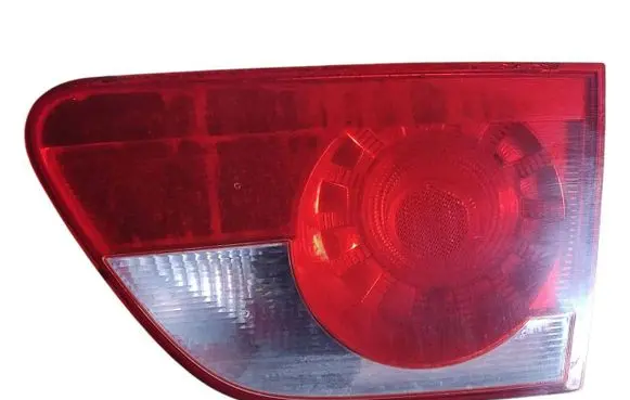 Tailgate rear/tail lights