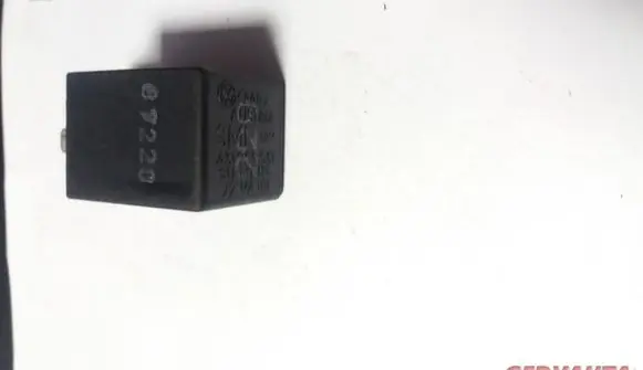 Volkswagen PASSAT B5 Other relay 431955531