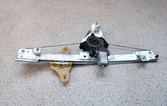 Dacia Duster II Front door electric window regulator 807201952R45 807201952R