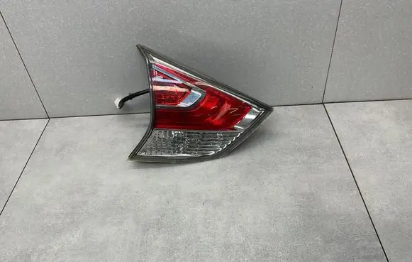 Nissan X-Trail T32 Tailgate rear/tail lights
