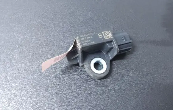 Nissan Pulsar Airbag deployment crash/impact sensor 988303RA0A