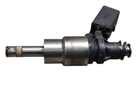 Volkswagen PASSAT B6 Fuel injector 06F906036 0261500014