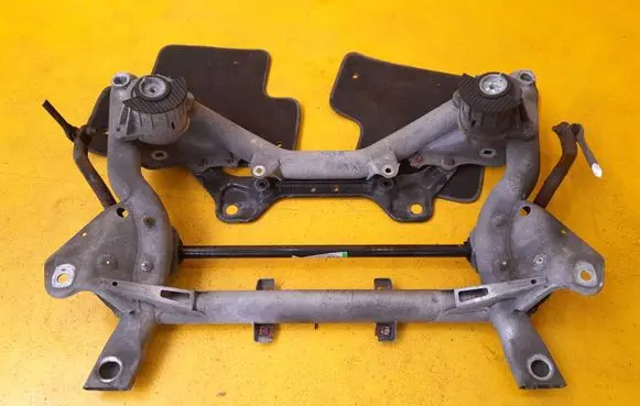 Mercedes-Benz C W204 Front axle beam 