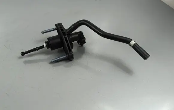 Clutch master cylinder