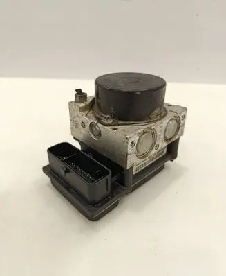 Skoda Fabia Mk2 (5J) ABS Pump 6R0614117K 5619L3100312 0265237025