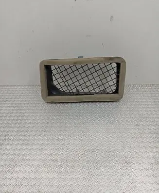 Renault Twingo III Quarter panel pressure vent A4538302100 279468707R 279468707