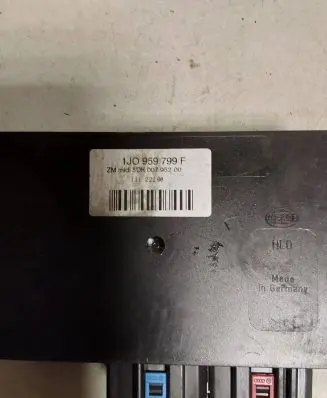 Volkswagen PASSAT B5 Comfort/convenience module 1J0959799F