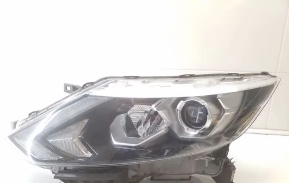 Nissan Qashqai Headlight/headlamp KOITO10018015