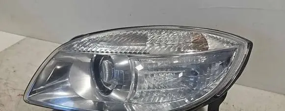 Skoda Fabia Mk2 (5J) Headlight/headlamp 24783100L
