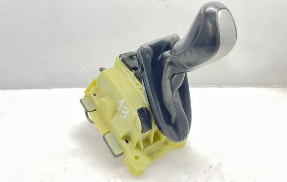 Mercedes-Benz E W211 Gear shifter/selector A2112673124