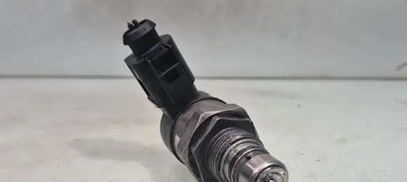 Audi A4 S4 B7 8E 8H Fuel main line pipe 057130764F