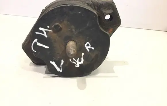 Volkswagen Transporter - Caravelle T4 Engine mount bracket 701399201C 701399201