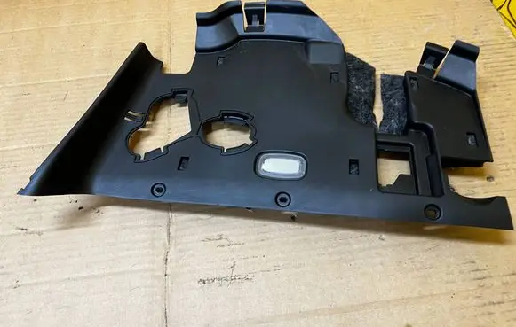 Mercedes-Benz GL X166 Dashboard lower bottom trim panel A1666800507