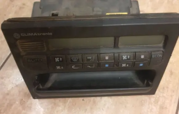 Volkswagen Transporter - Caravelle T4 Climate control unit 5HB00705401 701907044A 5HB7054