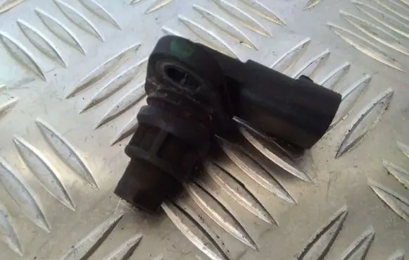 Opel Vectra C Camshaft position sensor 55201876
