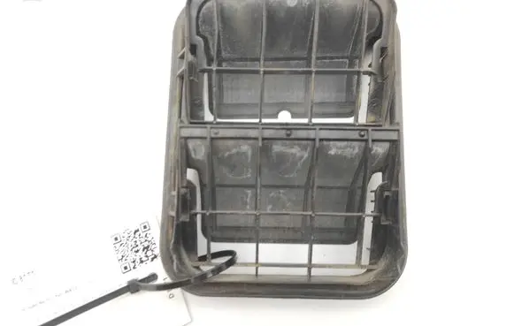 Mercedes-Benz Citan W415 Quarter panel pressure vent 8200728288
