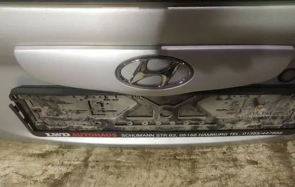 Hyundai Getz Trunk door license plate light bar 