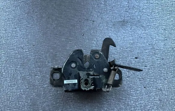 Nissan Patrol 160 Tie down hook / loop 65601C7160