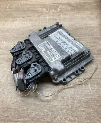 Peugeot 308 Engine control unit/module ECU 9664843780 0281013872
