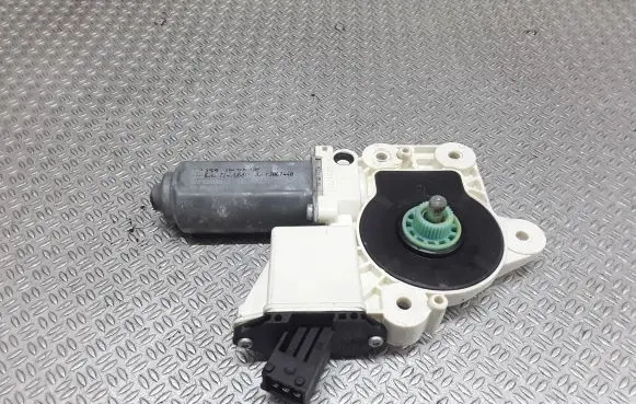 Opel Signum Front door window regulator motor 106155102