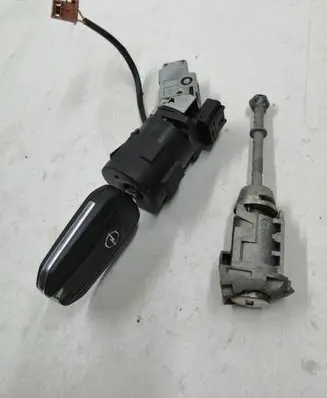 Opel Corsa F Ignition lock 9663123380