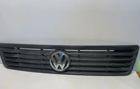 Volkswagen II LT Front bumper upper radiator grill 2D0853600