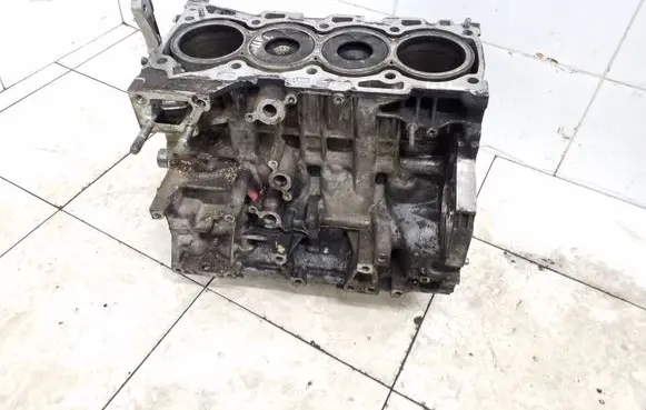 Toyota Avensis T250 Engine block 1AD 539702