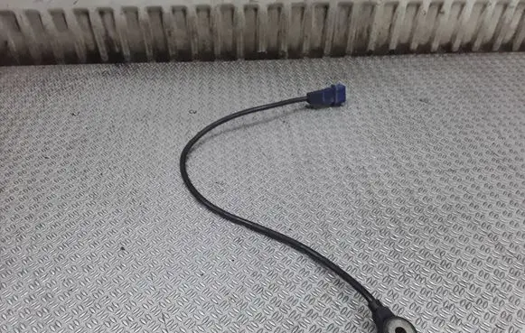 Audi A4 S4 B5 8D Detonation knock sensor 054905377B