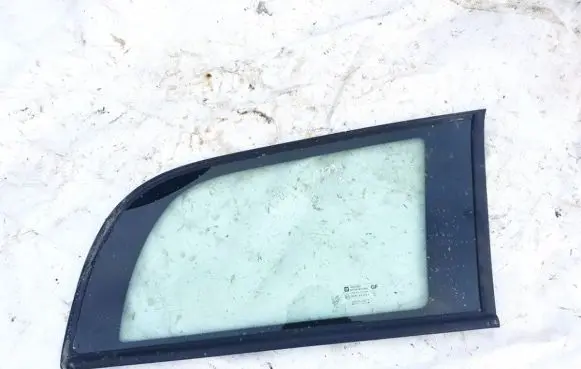 Opel Astra G Rear vent window glass 