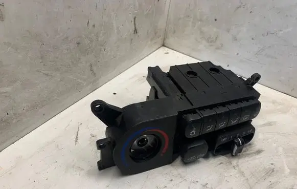 Hyundai H-1, Starex, Satellite Air conditioning (A/C) switch 972604A100
