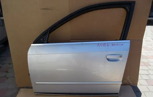 Audi A4 S4 B7 8E 8H Front door