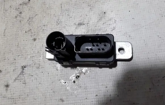 Volvo XC60 Glow plug pre-heat relay 32202461